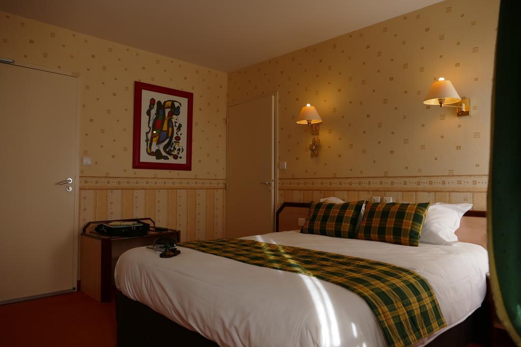 Logis Hotels Le Champalud Restaurant La Citadelle Oree-d'Anjou Pokoj fotografie