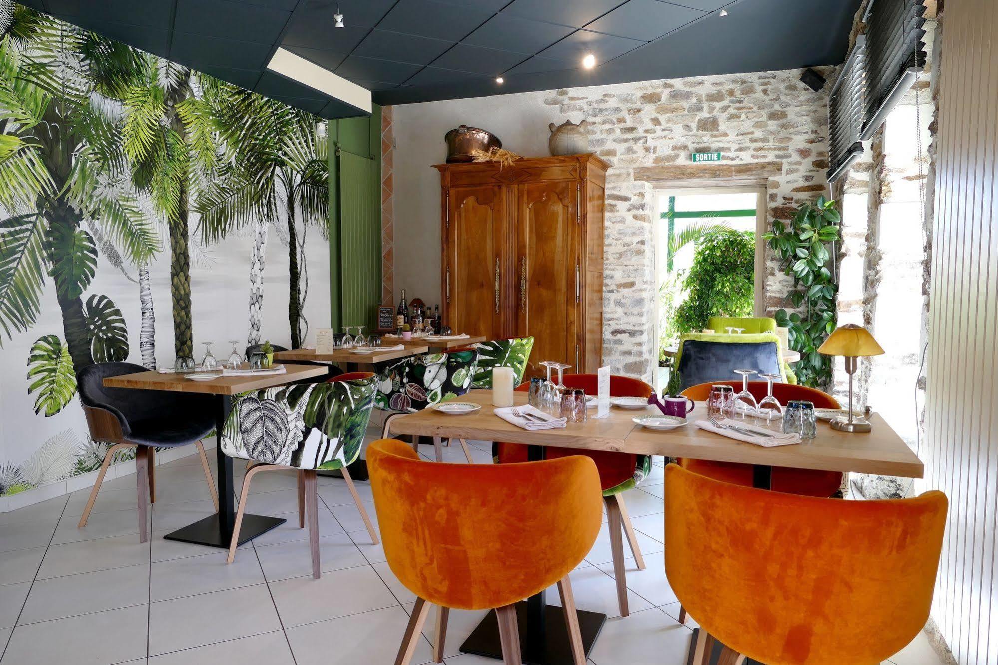 Logis Hotels Le Champalud Restaurant La Citadelle Oree-d'Anjou Exteriér fotografie